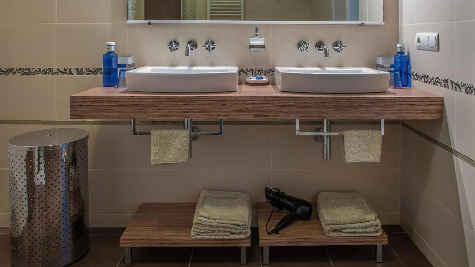 فندق مبيت وإفطار أريناس B&B El Pajarero